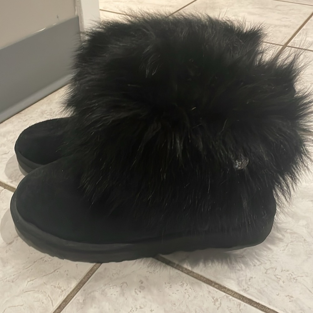 Valentina Uggs with fur and Swarovski crystal rivet boots - size 8